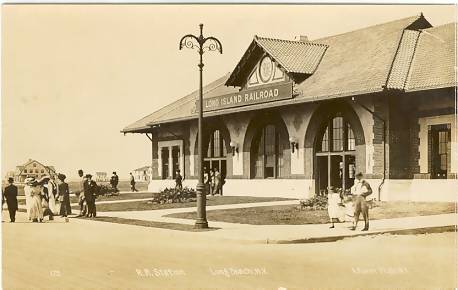 Railroad Station 1932